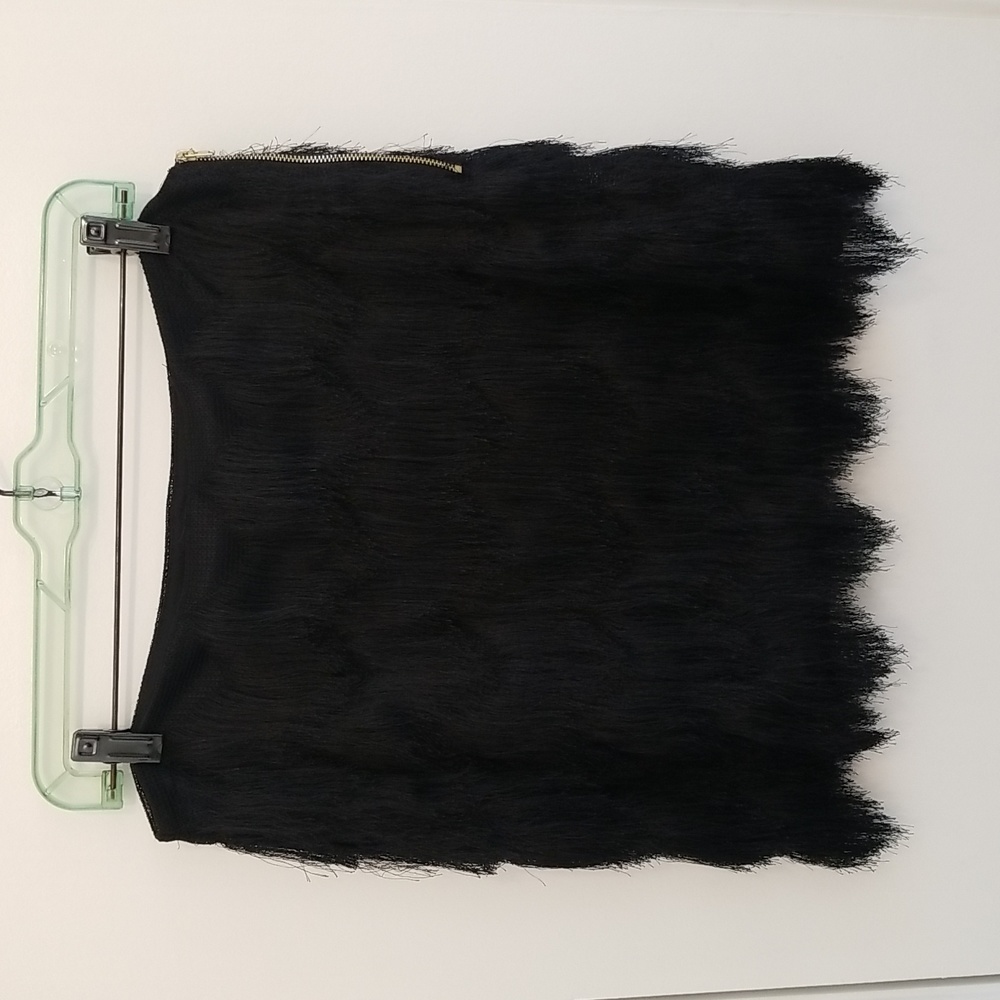 NWT H&M Chevron Cut Fringe Skirt / Size Medium / Black